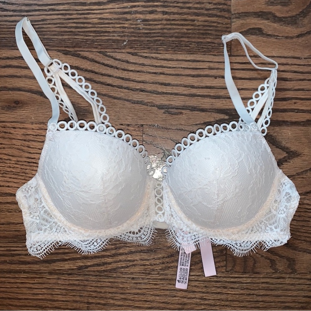 NWOT VS Victoria’s Secret Angels Demi Lace White Bra 32C